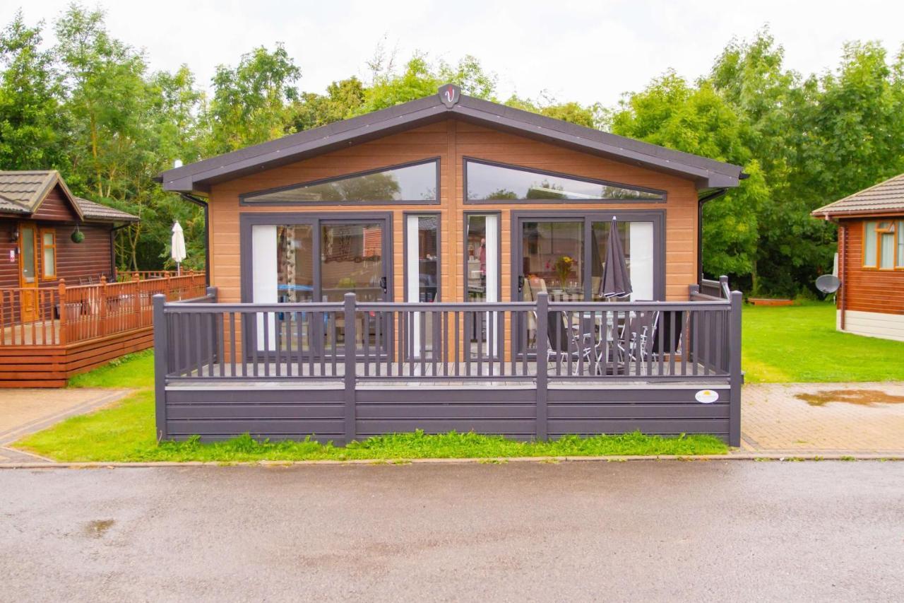 Penny Lodge With Hot Tub Malton Zewnętrze zdjęcie
