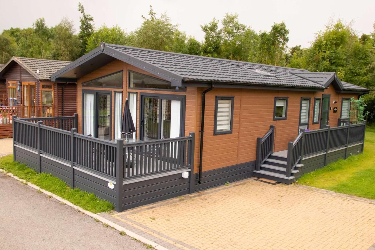 Penny Lodge With Hot Tub Malton Zewnętrze zdjęcie